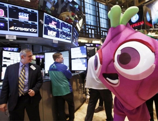 De handelsvloer van de New Yorkse beurs werd opgevrolijkt met levensgrote ‘snoepjes’ uit het spelletje Candy Crush.