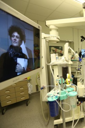 Flatscreens in de operatiekamers.