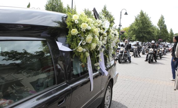 De begrafenisplechtigheid van de drie outlaws in Maasmechelen, mei 2011.