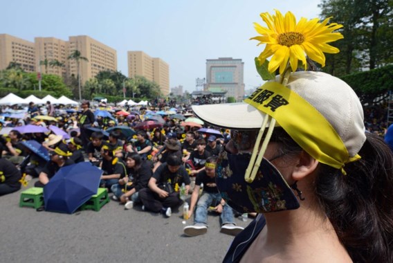 De manifestanten vrezen dat de Chinese invloed op de Taiwanese economie gevoelig zal toenemen.
