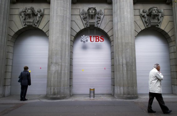 Na een eigen intern onderzoek schorste UBS vorige week verscheidene traders in de VS, Zwitserland en Singapore.