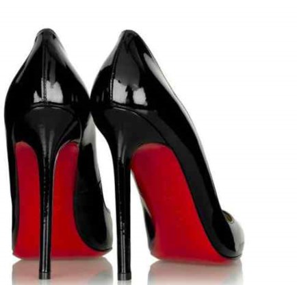 Een paar Louboutins.