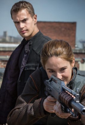 ‘Divergent’: een vrouwelijke held, een snuifje romantiek.