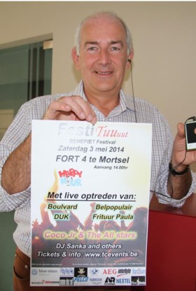 Guido Wils is blij met de affiche.