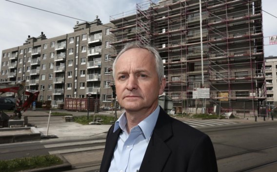 De directeur van de woonmaatschappij Volkshaard, Hans Heyse, voor sociale appartementen in de Nicolaas Zannekinstraat die gerenoveerd worden. ‘Leegstand is terecht een doorn in het oog van heel wat Gentenaars.’
