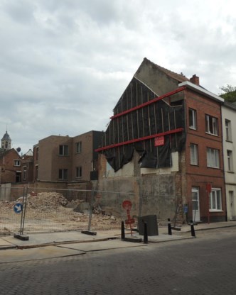 Op de site van de oude kazerne komen drie appartements-blokken.