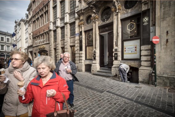 Good Kompany, het nieuwe café van Vincent Kompany op de Grote Markt in Brussel, opent vandaag zijn deuren.