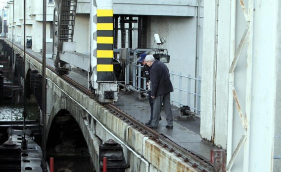 De plaats van het ongeval: de dam aan het Ile de Monsin.