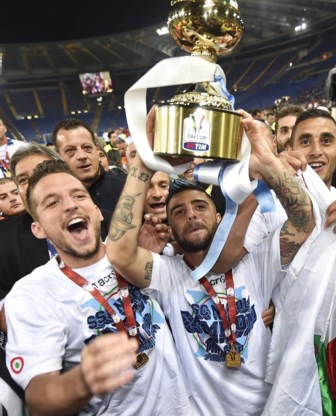 Mertens (l.) aan het feest.