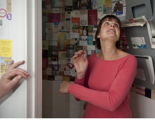 Sarah Vanhee laat je binnengluren bij kunstminnende Brusselaars.