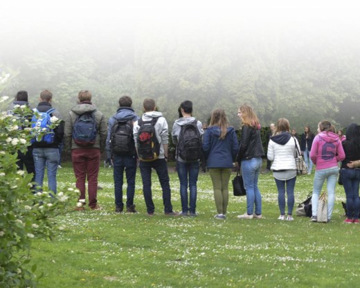 Vorige week herdachten jongeren Bjarn Dewulf, die in Brugge school liep. Hij overleed na een overdosis op een avondje uit. ‘We moeten het probleem bij de bron aanpakken’, zegt burgemeester Renaat Landuyt (SP.A).
