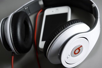 Een koptelefoon van Beats en een iPhone van Apple: de ideale combinatie?