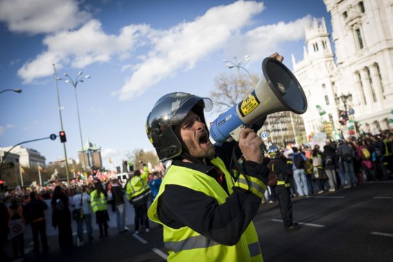 Het besparingsbeleid dat Europa aan het zuiden oplegde, kwam keihard aan bij de kwetsbare bevolking. Dat leidde (foto Madrid) tot felle protestbetogingen.