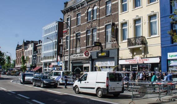 Zaterdag werd een man doodgeschoten in de Hasseltse stationsbuurt. Volgens buurtbewoners spelen er zich nog meer louche zaken af achter de gevels.