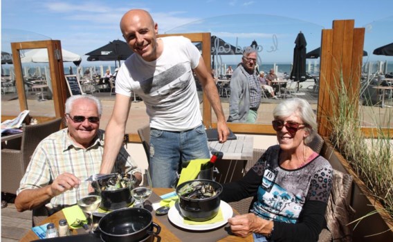 ‘De Zeeuwse mossel heeft een lekkere zilte smaak en ook de geur is uniek’, zegt klant André Verburgh.