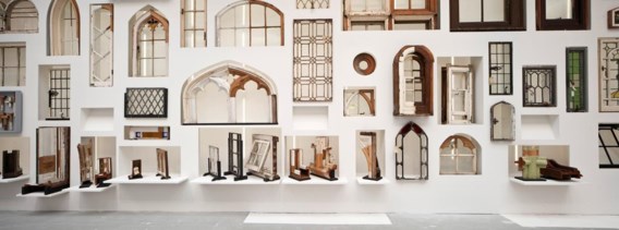 Rem Koolhaas praat met respect over het vakmanschap en de variëteit uit het verleden, bijvoorbeeld van ramen.