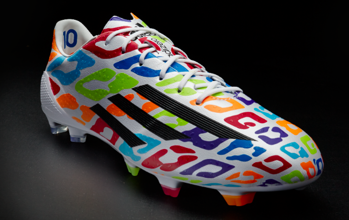 Adidas wenst Messi gelukkige verjaardag met nieuwe schoenen | De Standaard  Mobile