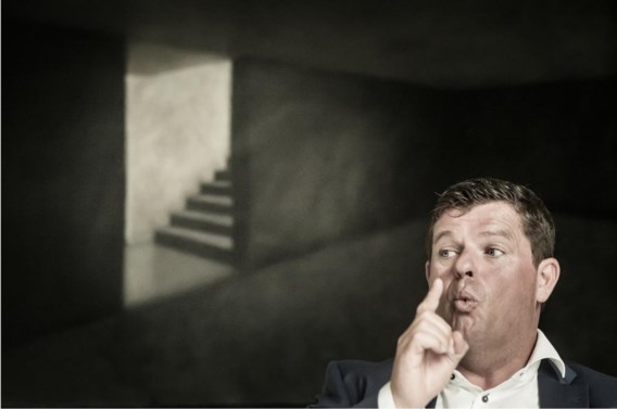 Bart Tommelein: ‘Wij hebben altijd gezegd dat er mogelijkheden zijn bij de VRT. Ik begrijp dat dat onrust zaait bij het personeel, maar daar zit ook een pak personeel hé.’