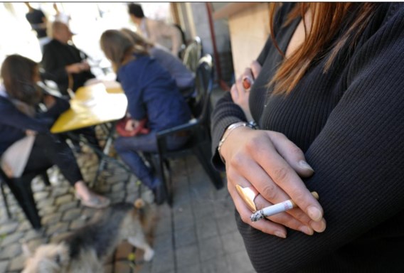Zowel de tabaksindustrie als de antirooklobby probeerden de richtlijn te beïnvloeden.