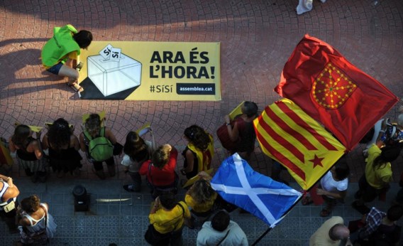 Met afgunst kijken de Catalanen naar Schotland omdat Londen wel een referendum toelaat terwijl Madrid het onmogelijk maakt.