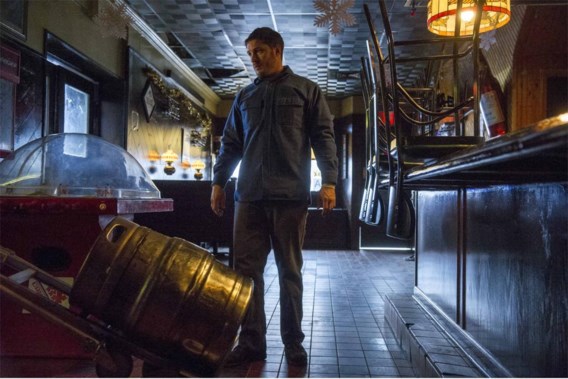 ‘The drop’ zindert van geweld. Maar dan wel zonder één vuistslag. De personages raken verstrikt in het absurde van het bestaan.