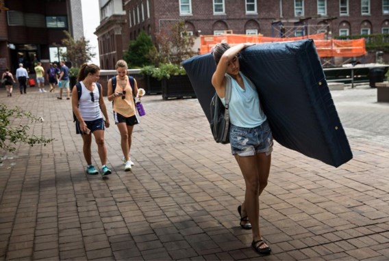 Emma Sulkowicz zeult consequent een matras mee, zolang de medestudent die haar verkrachtte ongestraft blijft rondlopen op de campus van haar universiteit.