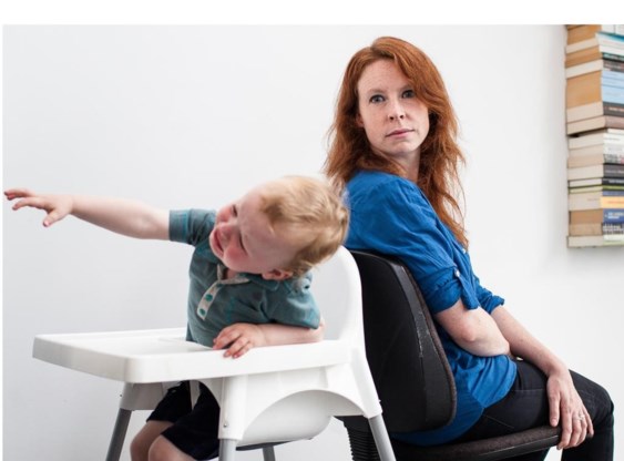 Lies Deschietere met haar zoon: ‘Ik wil een vast contract, want ik wil zekerheid.’