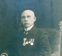 Spoorwegman Evarist De Geyter uit Kortrijk zal voor de Britse inlichtingendienst werken, maar in 1914 zoekt hij vooral een van zijn twee zonen.