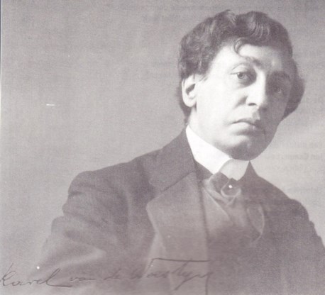 Dichter-journalist Karel Van de Woestijne is tot februari 1915 oorlogscorrespondent voor de Nederlandse krant NRC.