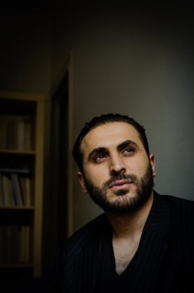 Montasser AlDe'emeh: ‘Ik vereenzelvig me niet met de Syriëstrijders. Ik probeer hen te begrijpen.’