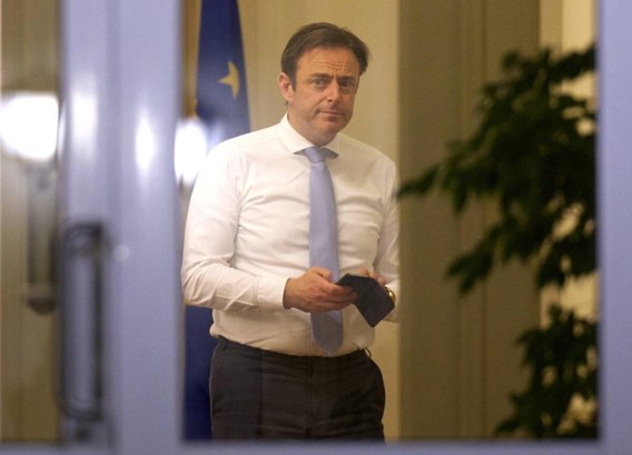 Bart De Wever komt een luchtje scheppen.