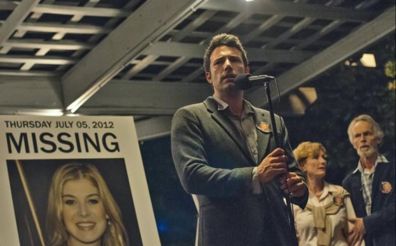Ben Affleck zoekt zijn vrouw (Rosamund Pike).