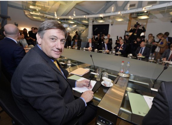Vicepremier Jan Jambon moest gisteren spitsroeden lopen.
