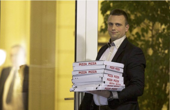 Een nachtje coalitieonderhandelingen op pizza.