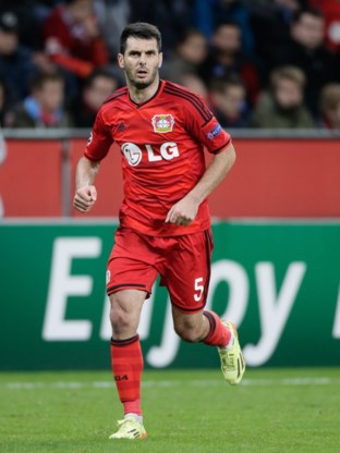 Bosnisch international Spahic blijft Bayer Leverkusen trouw