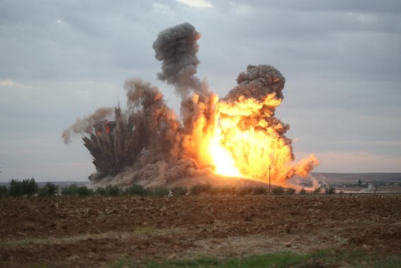 Na de bombardementen nabij de Syrisch-Koerdische stad Kobani (op foto) breiden de VS hun actieterrein nu uit naar doelwitten van de ‘Khorasan-groep’.