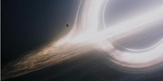 Om het zwart gat in ‘Interstellar’ zo waarheidsgetrouw mogelijk in beeld te brengen, gingen de makers te rade bij astrofysicus Kip Thorne.