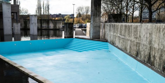 Het kunstwerk van Dominique Gonzalez-Foerster in de Singel in Antwerpen.