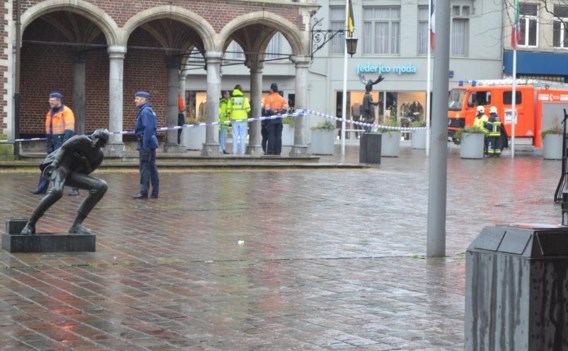 De Markt in Tielt werd preventief volledig afgesloten.