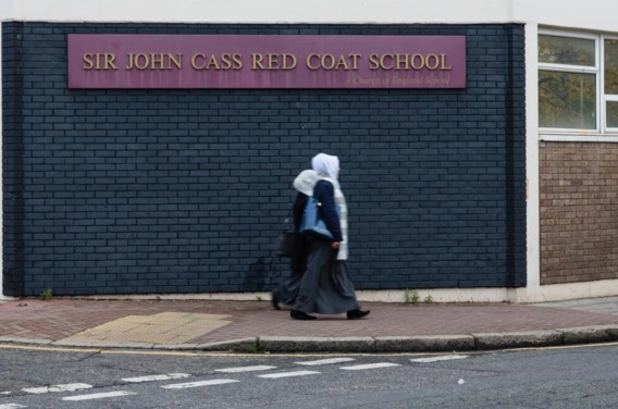 In de anglicaanse Sir John Cass-school – tot voor kort een voorbeeldschool – richten laatstejaars een ‘islamitisch genootschap’ op.