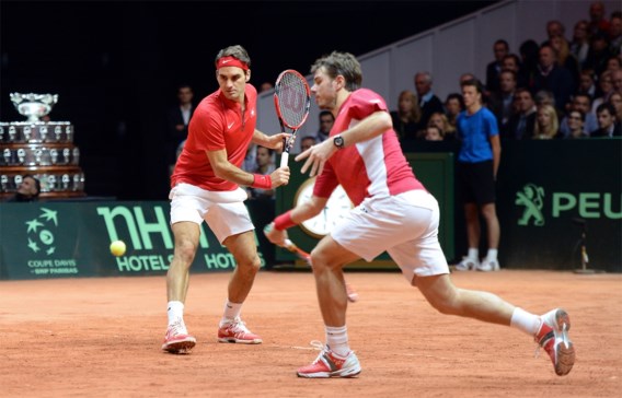 Federer en Wawrinka brengen Zwitserland op één punt van eerste Davis Cup
