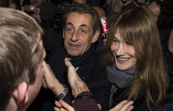 Nicolas Sarkozy viert samen met zijn vrouw Carla Bruni.