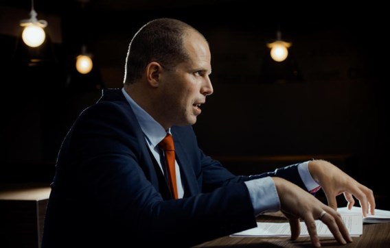 Theo Francken hoopt op nieuwe inkomsten om zijn forser terugkeerbeleid toch te kunnen uitvoeren.