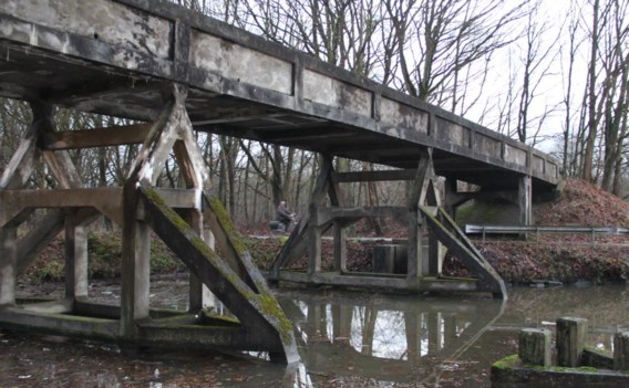 De jaagbrug ‘passerelle van Dilsen’ verdwijnt in het voorjaar uit het landschap.