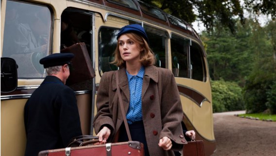 Keira Knightley als Joan Clarke, een wetenschapster die in de Tweede Wereldoorlog mee de nazicode hielp kraken.
