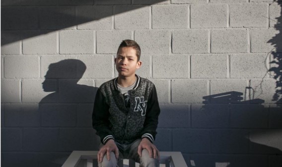 Elias somt op het internet de nadelen van zijn ziekte op: altijd maar moe, niet weten hoe friet smaakt, nooit op reis.