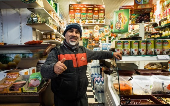 Kruidenier Selahattin heeft al een oplossing klaar: ‘Meer ouderlijke controle.’