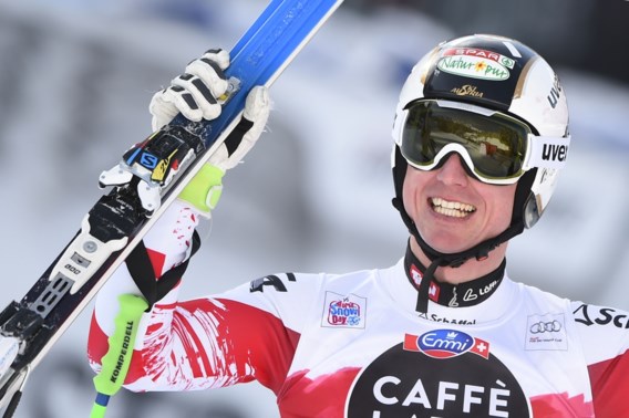 Hannes Reichelt skiet naar zege in Wengen