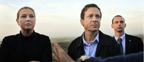 Tzipi Livni (l.) werkt samen met Isaac Herzog (m.).