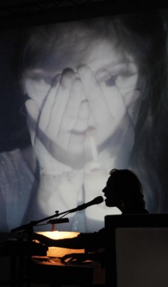 Multi-instrumentalist Fulco Ottervanger: soundtrack vervlecht zich met beeld.